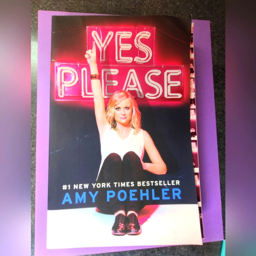 Amy Poehler's book "YES PLEASE"-paperback Book 📖